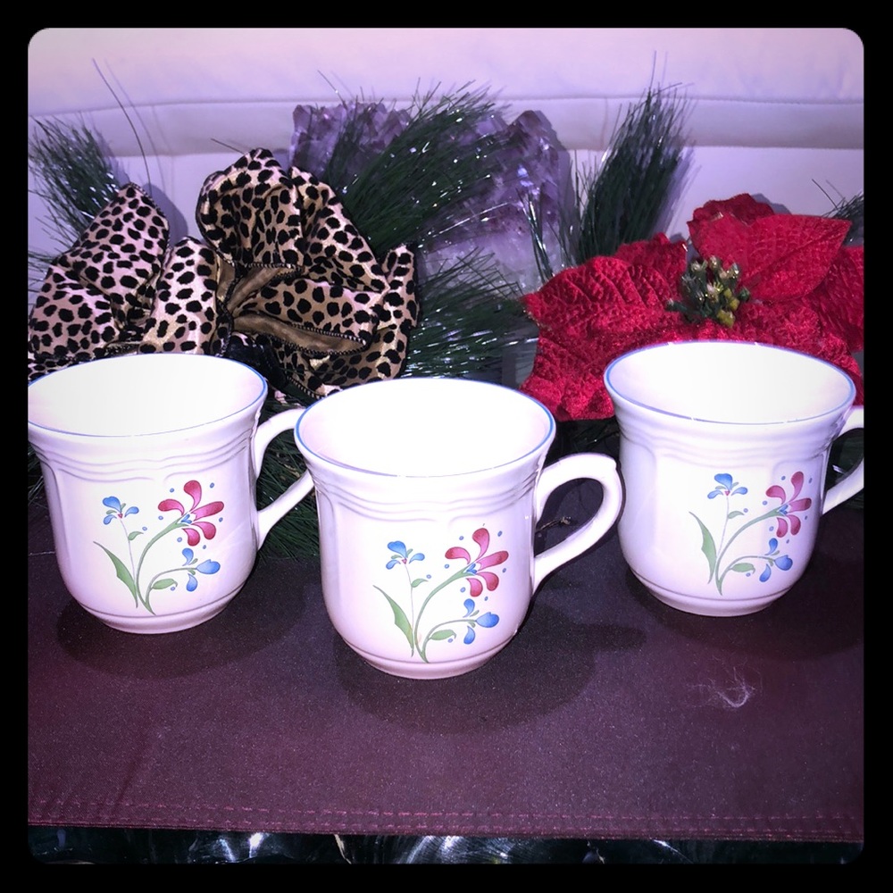3 3 1/4”T MUGS WITH RIM IN BLUE